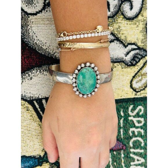 Sterling Silver Green Turquoise Flower Shaped Cuff - Picture 10 of 11